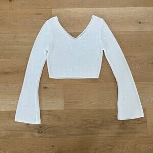 Sundays The Label - Knit Flare Sleeve V Neck Sweater in Ivory